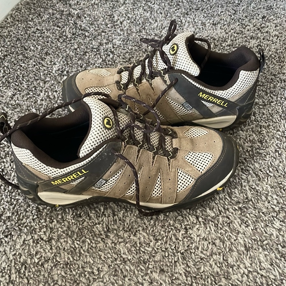 Merrell low top hiking shoes